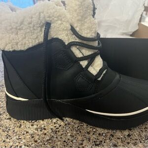 Sorel Black and Cream Women's Boots Out & About IV